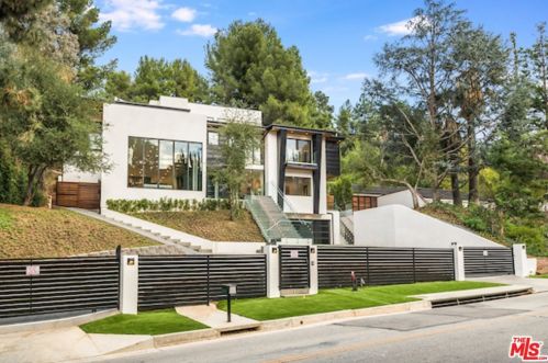 3808 Hayvenhurst Ave, Van Nuys, CA 91436-3846