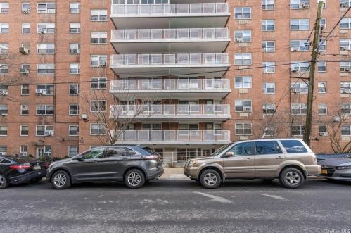 3130 Irwin Ave, Bronx NY  10463-3827 exterior