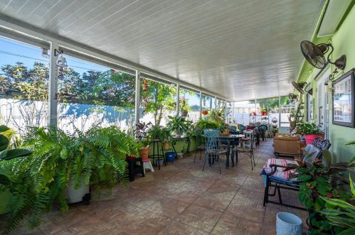 1035 36 Pl, Hialeah FL 33012-4929 exterior