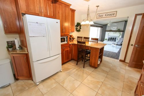 4946 Dean Rd, Milwaukee WI  53223-3124 exterior