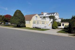 2989 1st Ave, Avalon, NJ 08202-1962
