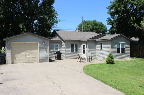3208 27th St, La Crosse, WI 54601-7932