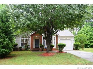 7204 Preakness Stakes Ln, Charlotte, NC 28215-8201