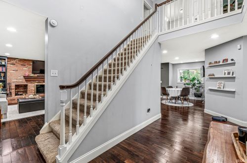 15944 Woodbourne Ct, Granger, IN 46530-9018