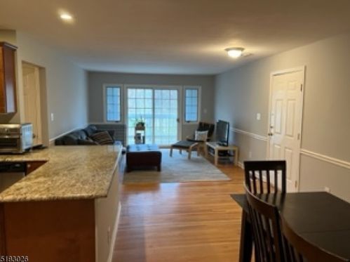 15 Leva Dr, Morristown NJ  07960-6386 exterior