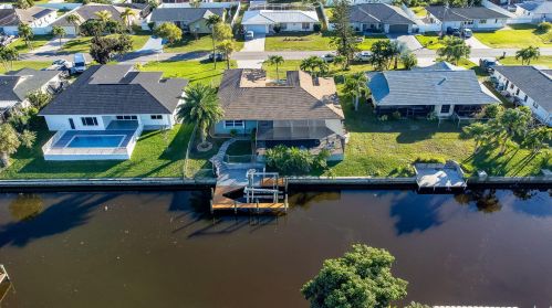 1453 16th St, Cape Coral, FL 33990-6717