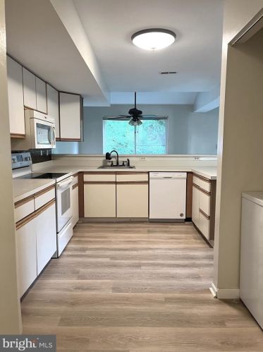 417 Wind Dr, Dover DE  19901-8601 exterior