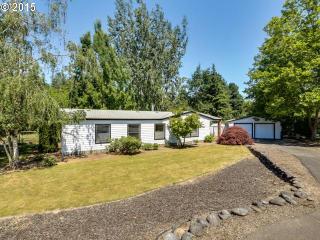 1839 Woodland Ave, Woodburn, OR 97071-2009