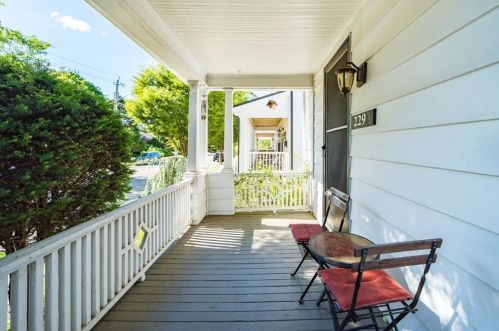 229 Cole Ave, Providence, RI 02906-3464