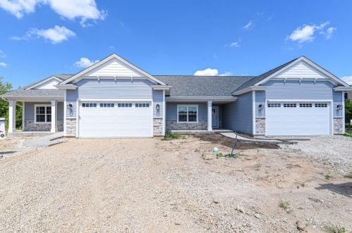 637 Annecy Park Cir, Waterford WI  53185-4262 exterior