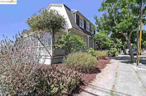 5305 Cole St, Oakland, CA 94601-5511