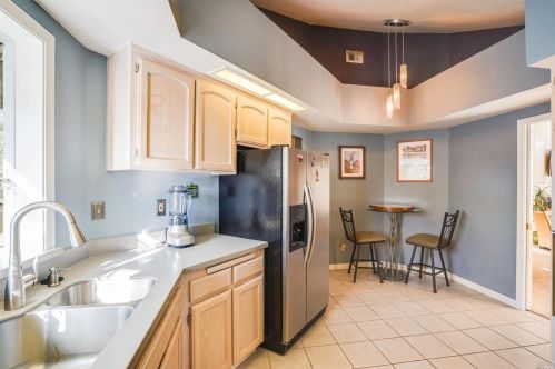 2082 Stonefield Ln, Santa Rosa CA  95403-0951 exterior