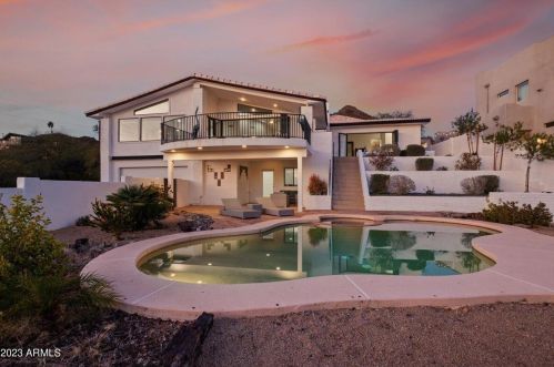 1439 Echo Ln, Phoenix AZ  85020-3831 exterior
