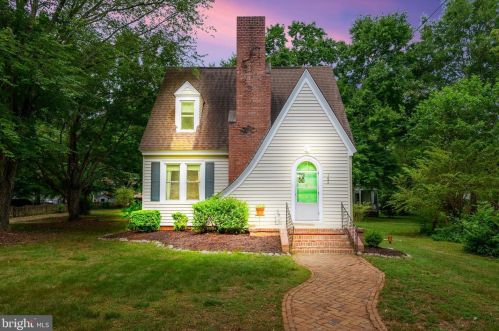 142 Main St, Bowling Green VA  22427-9425 exterior