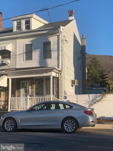 102 Walnut St, Ashland, PA 17921-1934