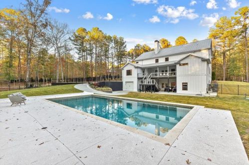 215 Diamond Pt, Fayetteville GA  30215-5149 exterior