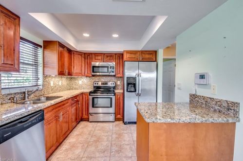 3400 3rd Ave, Cape Coral, FL 33914-7806