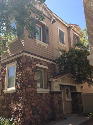 1304 Sabino Dr, Gilbert, AZ 85296-8472