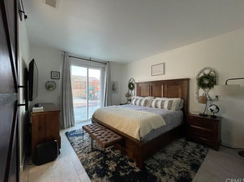 16043 Greyrock St, Victorville CA  92395-8628 exterior