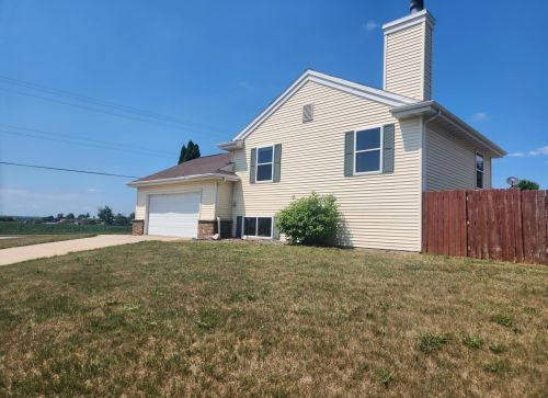 330 Water St, Knowles, WI 53048-9320