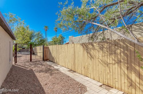 3907 Montecito St, Tucson AZ 85711-4817 exterior