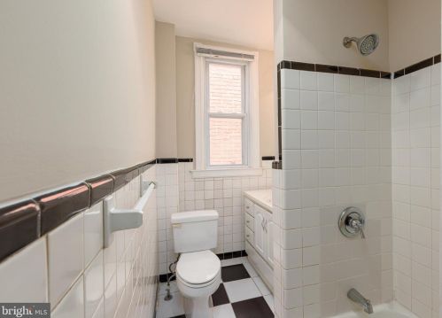 129 Thomas St, Washington DC  20001-1659 exterior