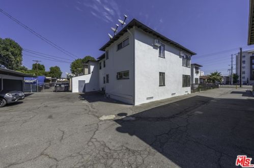 6519 Sepulveda, Van Nuys CA 91402-4421 exterior