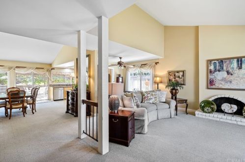 625 Ranchroad Dr, Orange, CA 92869-2012