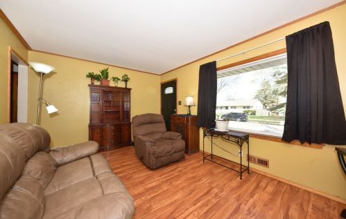 5769 92, Milwaukee WI 53225-2706 exterior