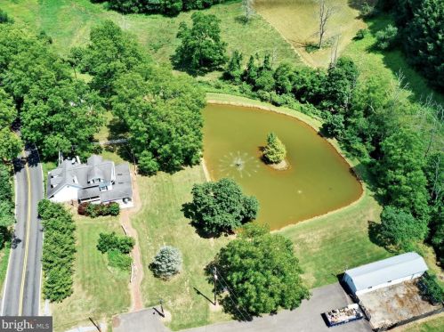 156 New Philadelphia Rd, Molino, PA 17961-9024