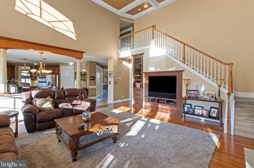 175 Edwards Dr, Southampton PA 18966-1174 exterior