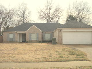 6611 Imperial Oak Dr, Memphis, TN 38115-4207