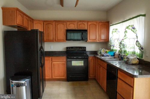 215 Riverdale Ln, Locust Grove, VA 22508-5128