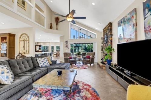 468 Crestwood Ln, Naples, FL 34113-8457