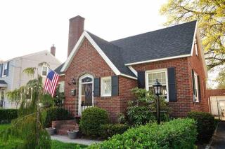 69 Frederick Ave, Albany, NY 12205-3082