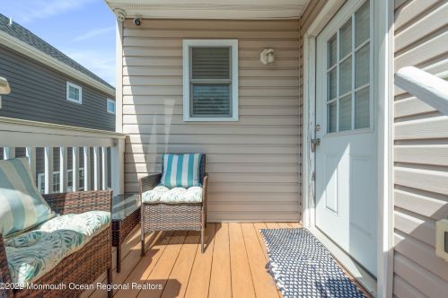 204 Hudson Ave, Middletown NJ  07748-5531 exterior