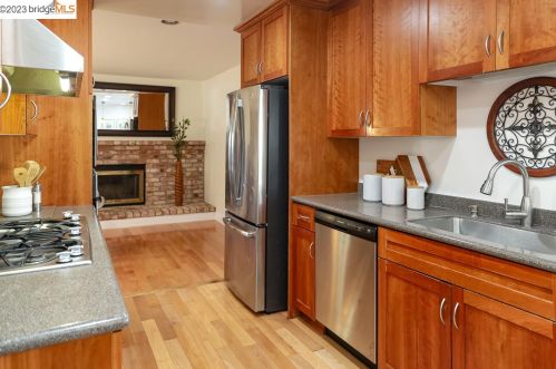 677 Briergate Way, Hayward CA  94544-7201 exterior