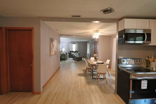 1008 105th St, Milwaukee WI 53227-1210 exterior