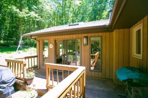 54 River Rd, Roxbury Township NJ  07836-9627 exterior