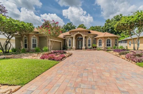 1827 Crooked Oak Ln, Lutz FL  33559-7407 exterior