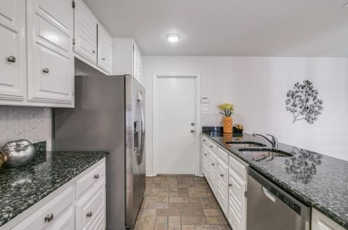 430 Country Side Ln, Richardson TX  75081-5530 exterior