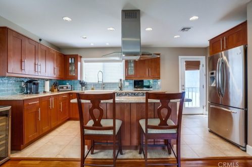 3753 Snowden Ave, Long Beach CA  90808-2226 exterior