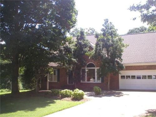154 Saint Martins Ln, Statesville, NC 28677-2033