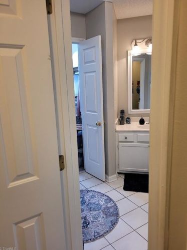 29 Cedar Knoll Dr, Greensboro NC  27407-5837 exterior