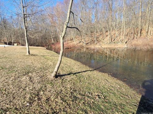 595 Mountain Rd, Port Jervis NY  12771-3165 exterior