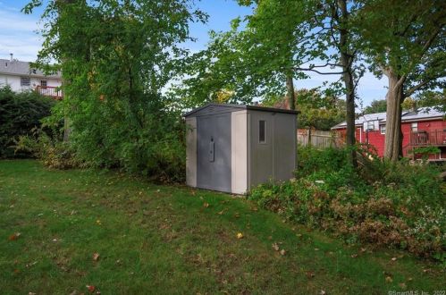226 Juniper Ridge Dr, Waterbury CT  06708-1912 exterior