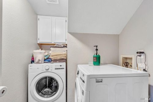 667 Poppy Cir, Vacaville CA  95687-7252 exterior