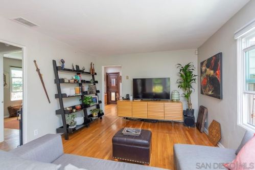 3381 Mtn Vw Dr, San Diego CA 92116-1950 exterior