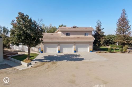 15414 Cuda Dr, Bakersfield CA  93307-9279 exterior