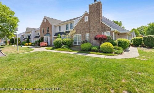 333 Devon Pl, Morganville, NJ 07751-1721